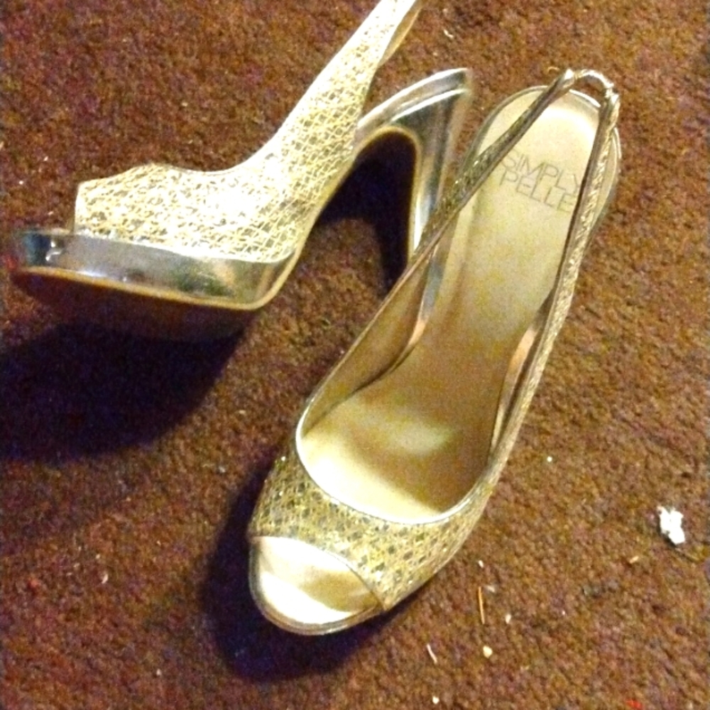 Shoes by Simply pellet 8 half